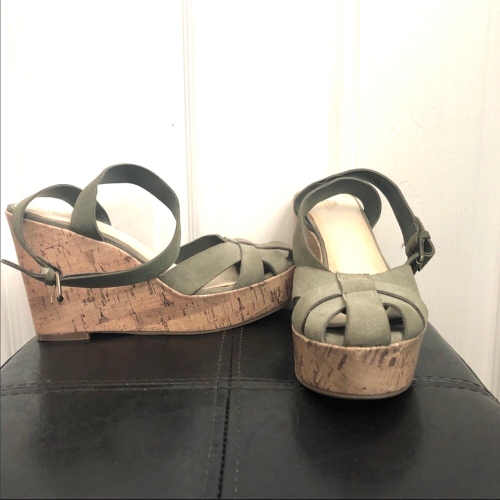Lands End khaki green suede wedge sandal 7.5